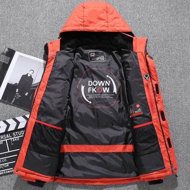 Stylová pánská outdoorová zimní bunda s odnímatelnou kapucí