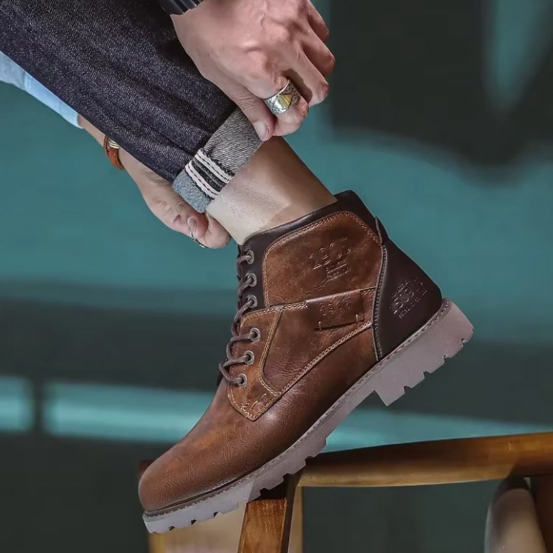 Klasické kožené pánské boty s vintage vzhledem